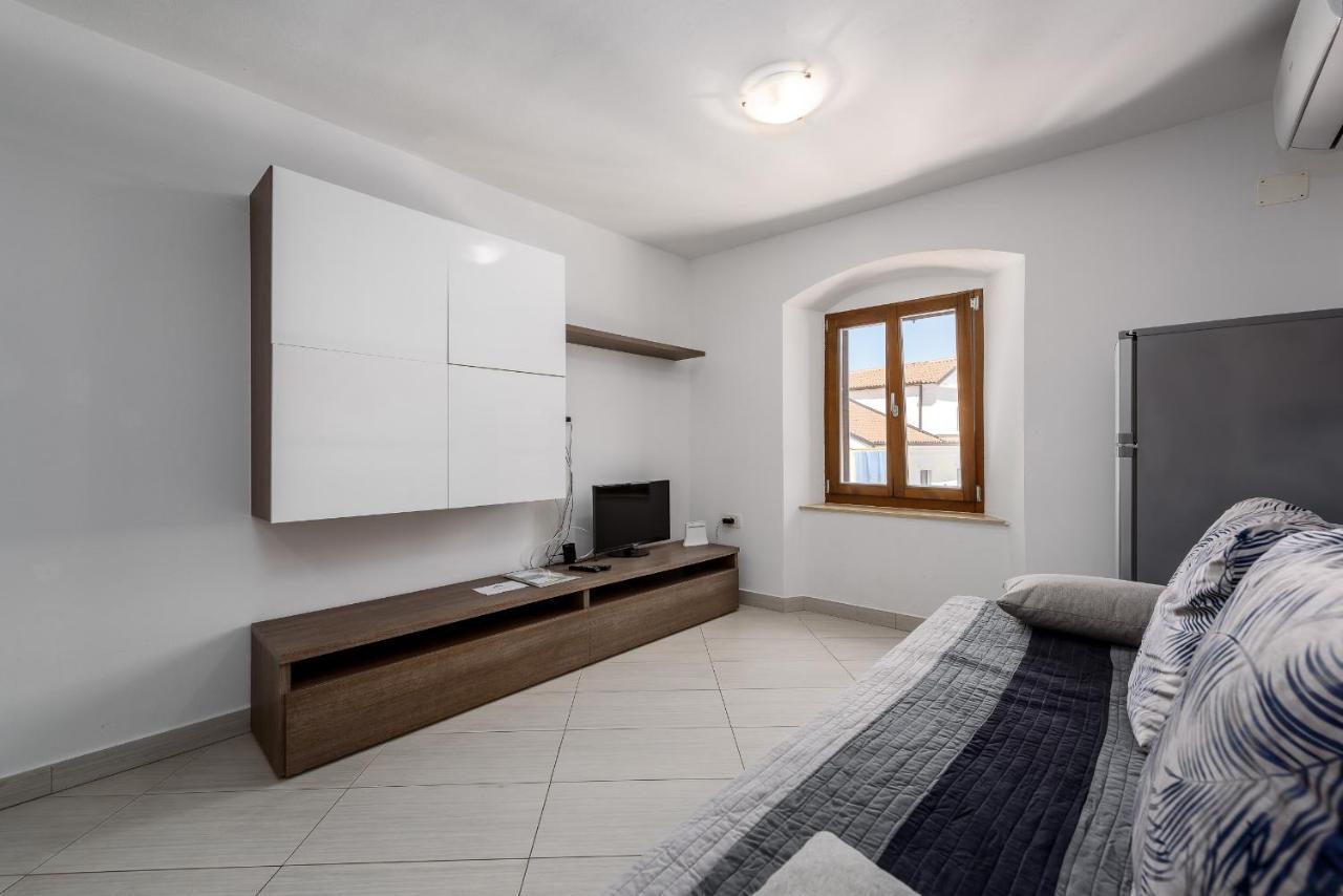 Apartments Dante Umag Bagian luar foto