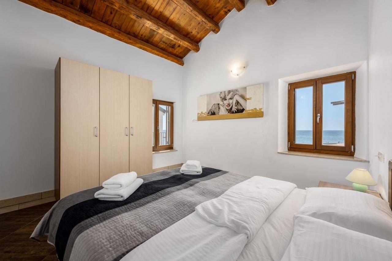 Apartments Dante Umag Bagian luar foto
