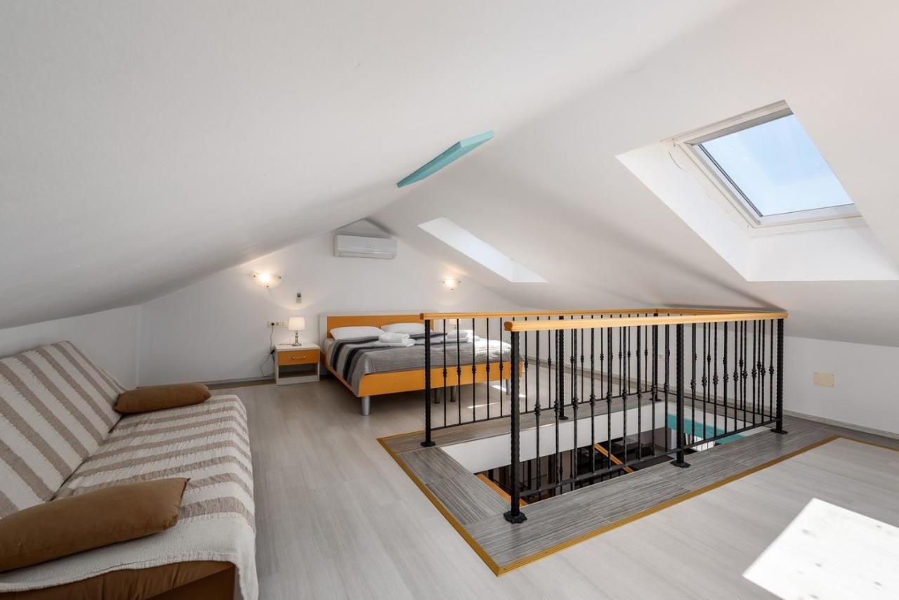 Apartments Dante Umag Bagian luar foto