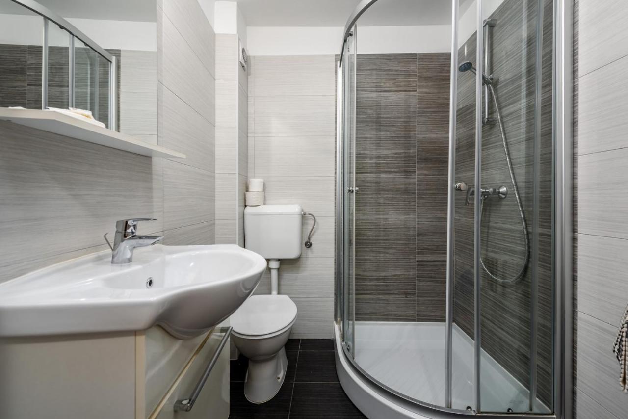 Apartments Dante Umag Bagian luar foto