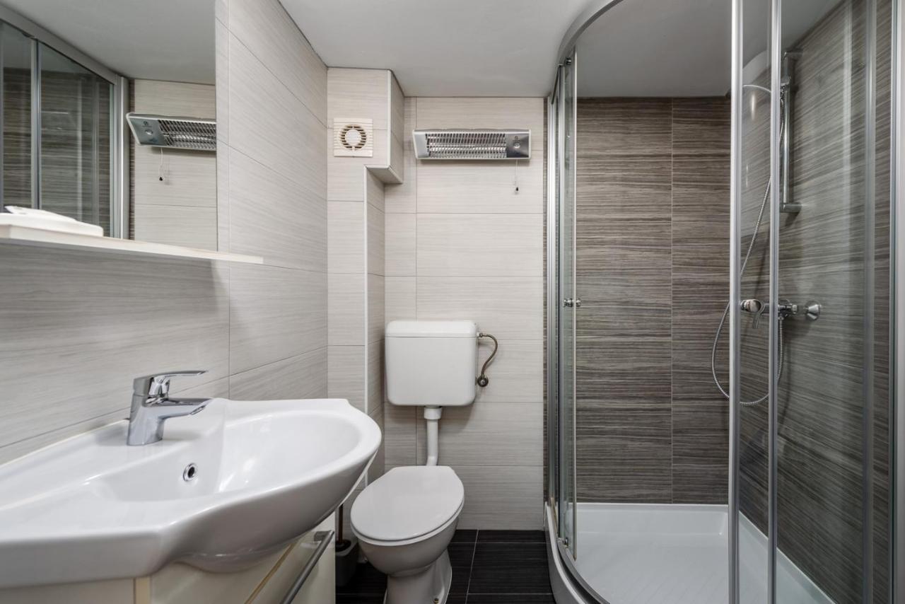 Apartments Dante Umag Bagian luar foto