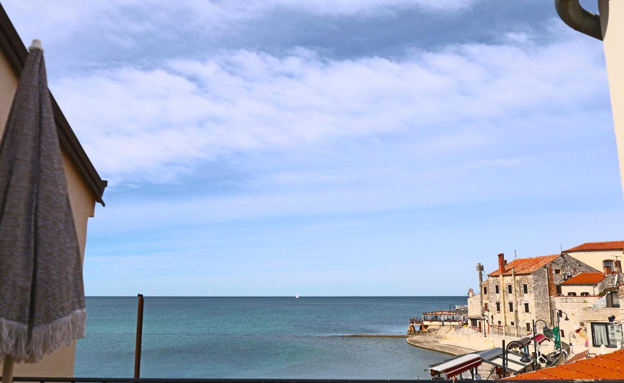 Apartments Dante Umag Bagian luar foto