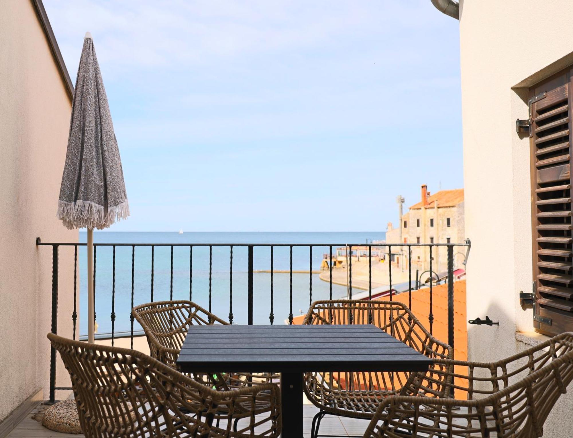 Apartments Dante Umag Bagian luar foto