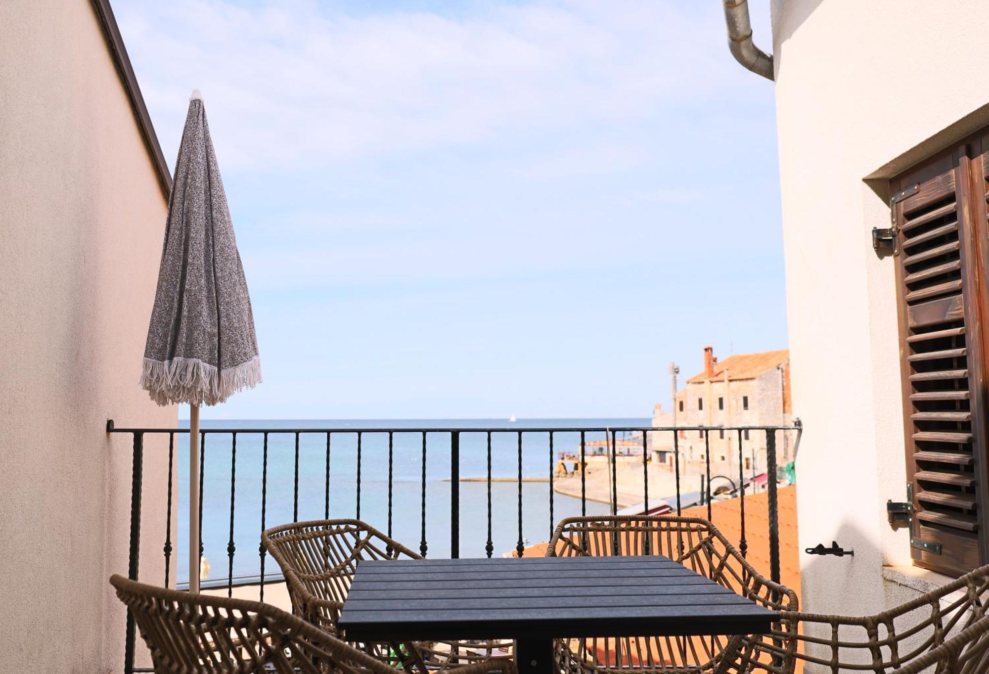 Apartments Dante Umag Bagian luar foto